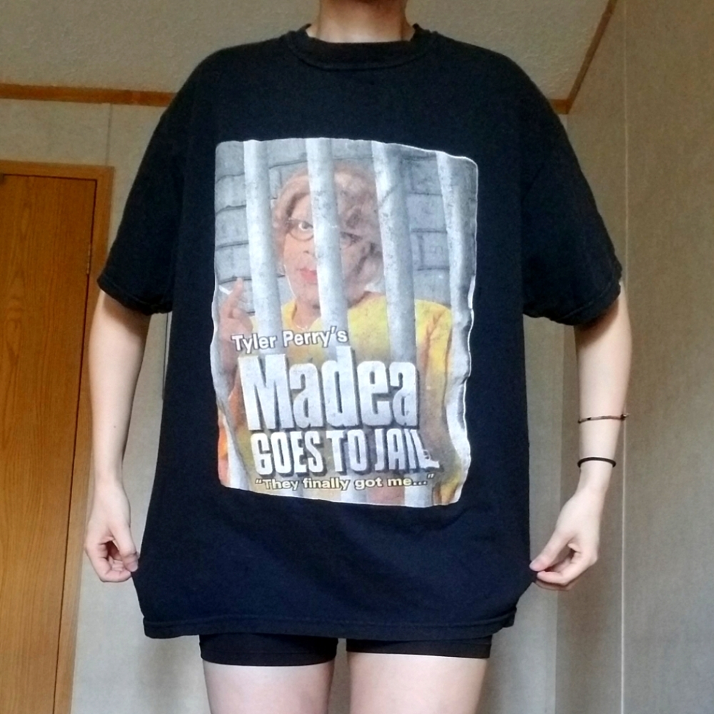 Madea graphic tee - L